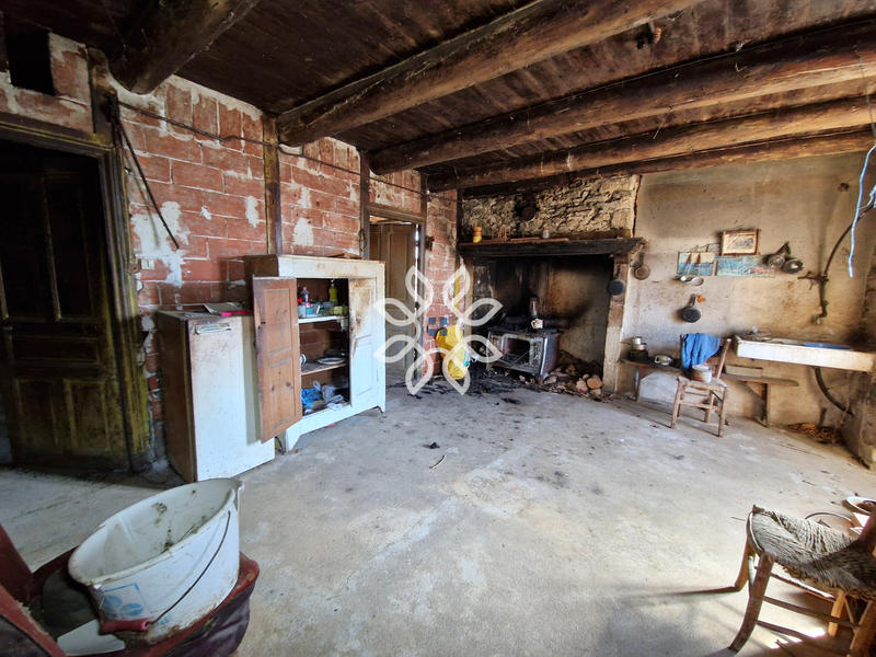 Maison de village - 653 m² - 7 pièces