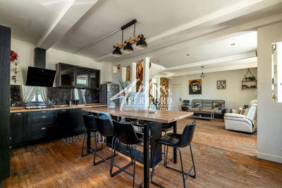 Maison ancienne - 217 m² - 8 pièces