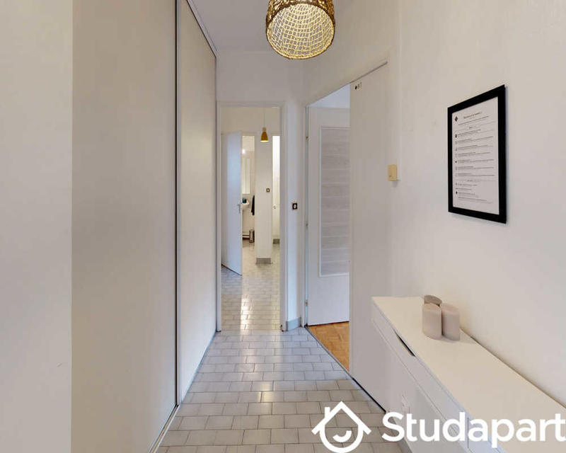 Chambre - 70 m² - 1 pièce