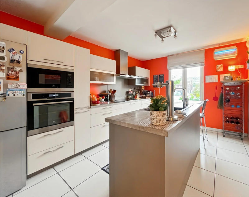 Maison traditionnelle - 147 m² - 6 pièces