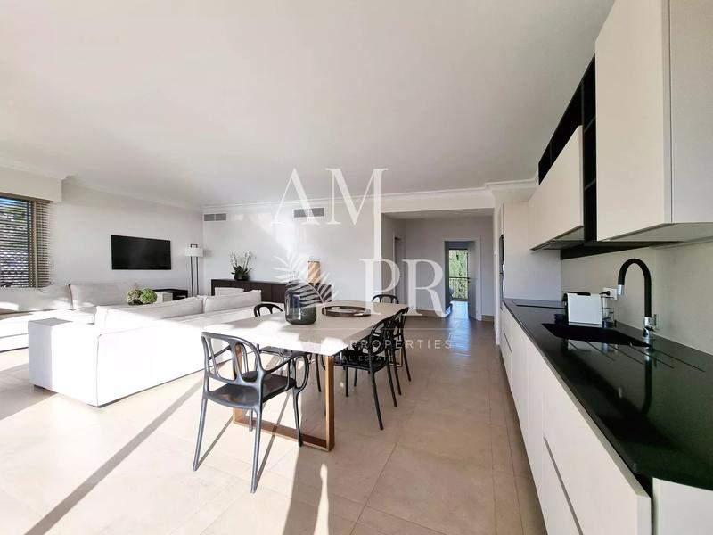 Appartement - 136 m² - 5 pièces