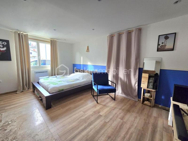 Maison - 195 m² - 6 pièces