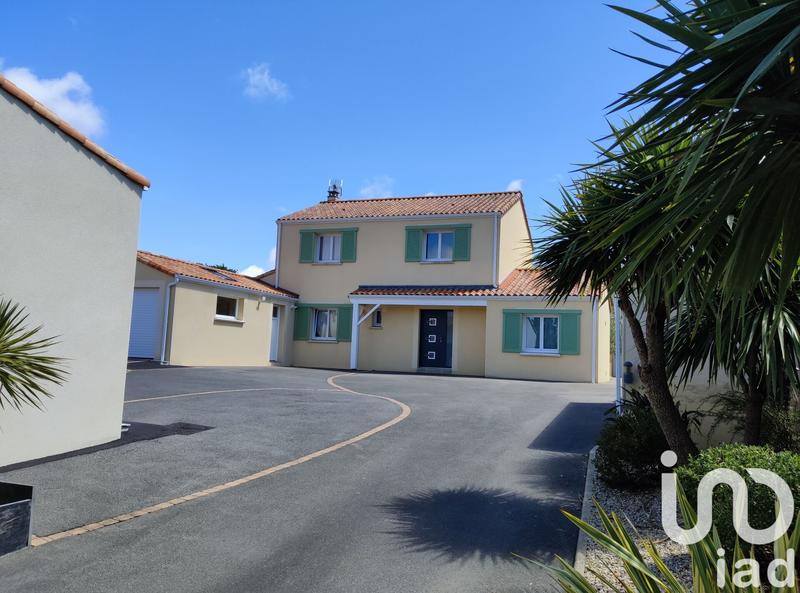 Maison - 200 m² - 8 pièces