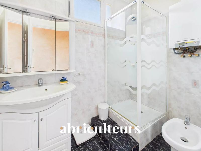 Appartement - 93 m² - 6 pièces