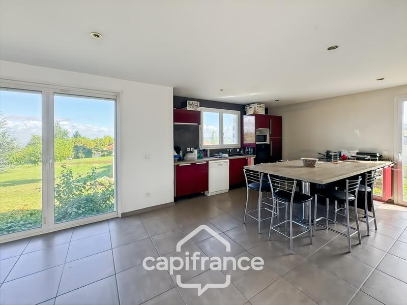 Maison - 170 m² - 8 pièces