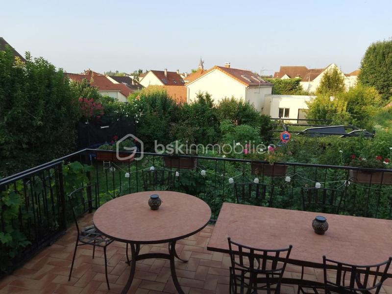 Maison - 185 m² - 10 pièces