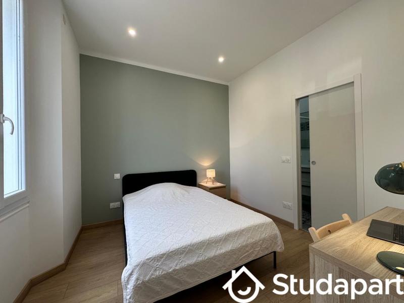 Chambre - 11 m² - 1 pièce