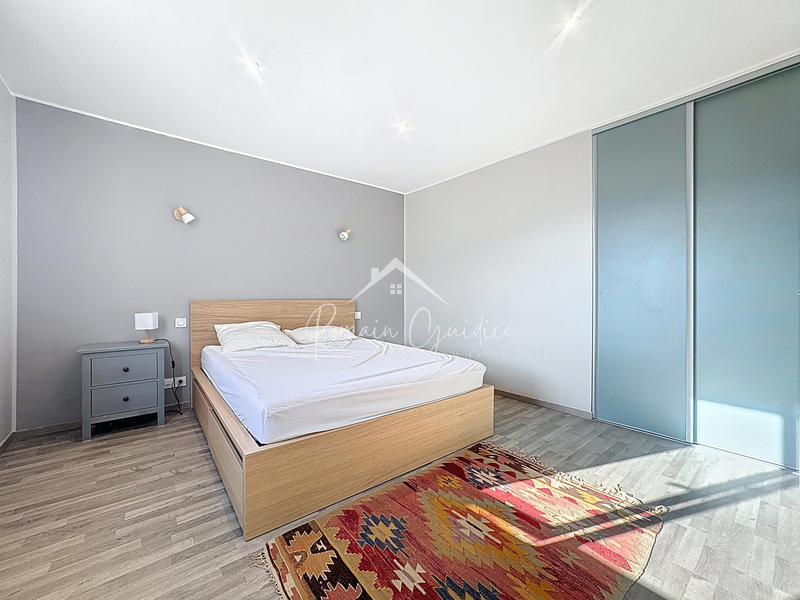 Maison - 106 m² - 5 pièces