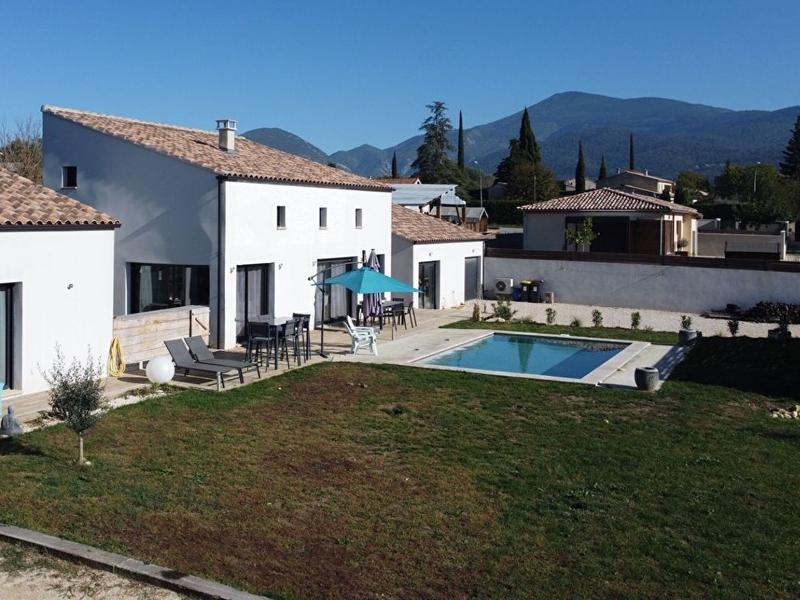 Maison - 180 m² - 5 pièces