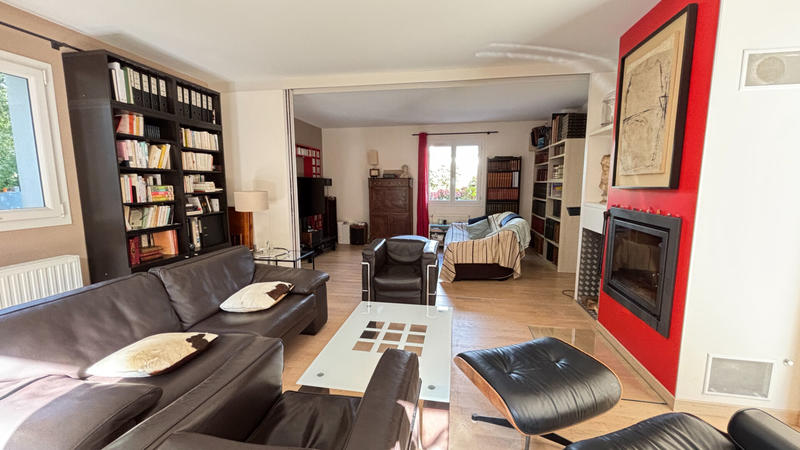 Maison - 202 m² - 7 pièces