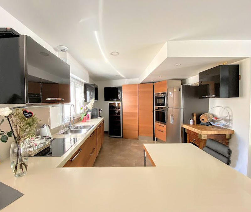 Maison - 181 m² - 5 pièces