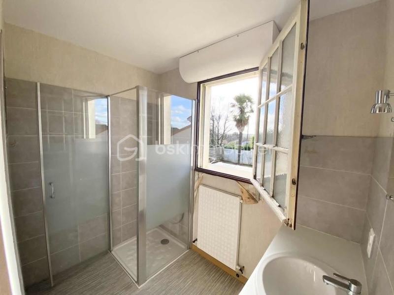 Maison traditionnelle - 90 m² - 4 pièces