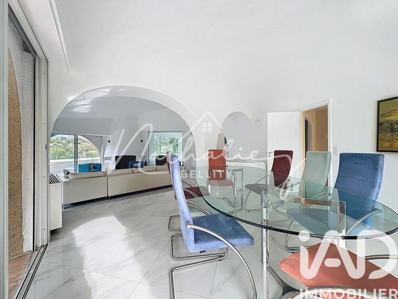 Maison - 550 m² - 13 pièces