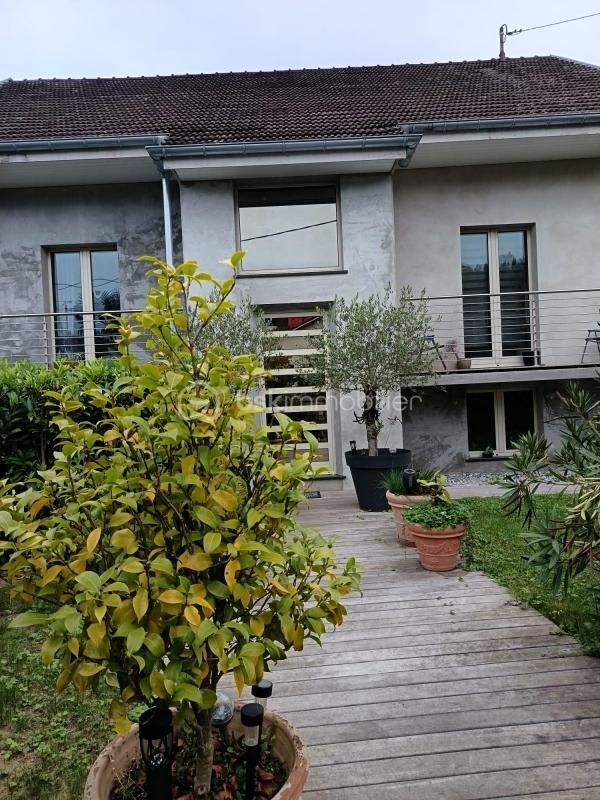 Maison - 190 m² - 8 pièces
