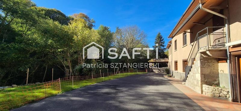 Maison - 205 m² - 10 pièces