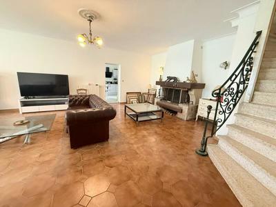 Maison - 206 m² - 6 pièces