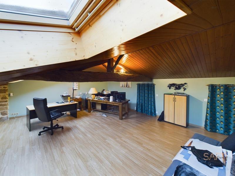 Maison - 415 m² - 12 pièces