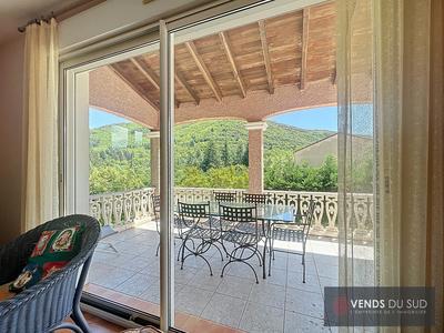 Maison - 215 m² - 8 pièces