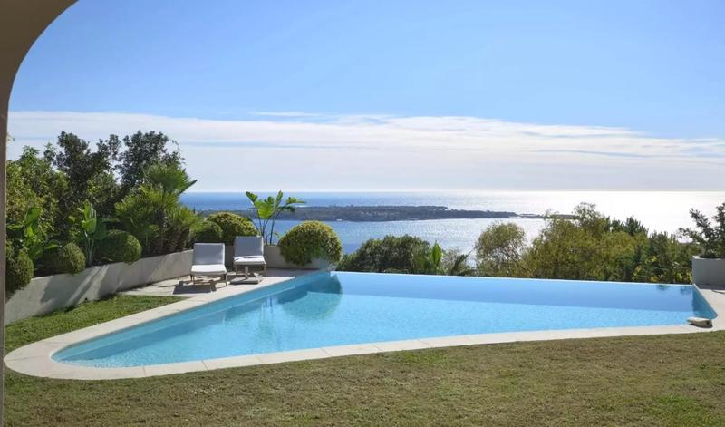 Villa - 300 m² - 10 pièces