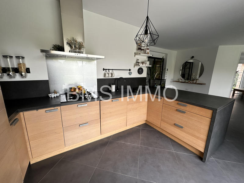 Maison - 151 m² - 6 pièces