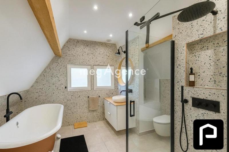 Maison - 123 m² - 7 pièces