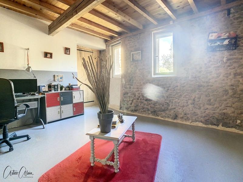 Maison - 463 m² - 9 pièces