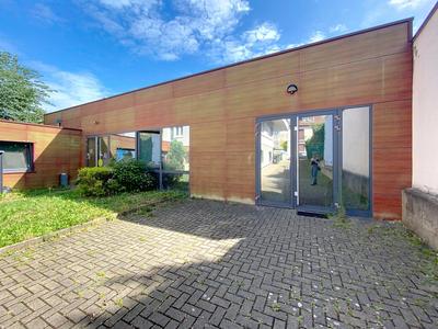 Local d'activités - 164 m² - 8 pièces