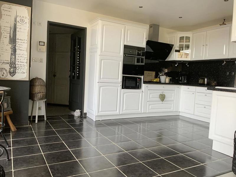 Maison - 270 m² - 10 pièces