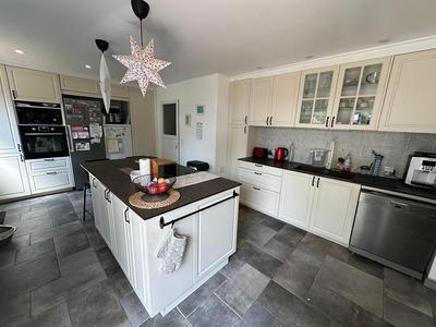 Maison - 145 m² - 8 pièces