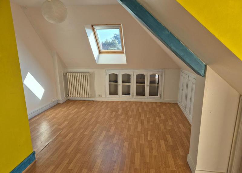 Maison - 240 m² - 9 pièces