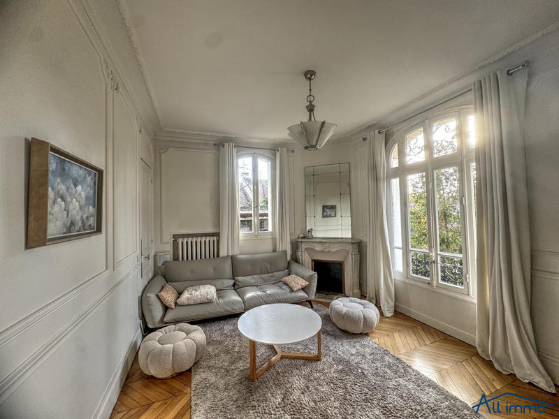 Maison - 280 m² - 7 pièces