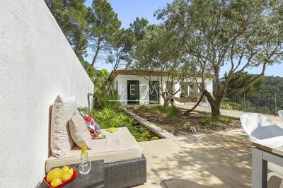 Villa - 204 m² - 6 pièces