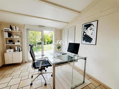 Pavillon - 140 m² - 7 pièces