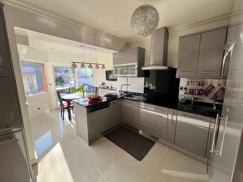 Maison - 150 m² - 7 pièces