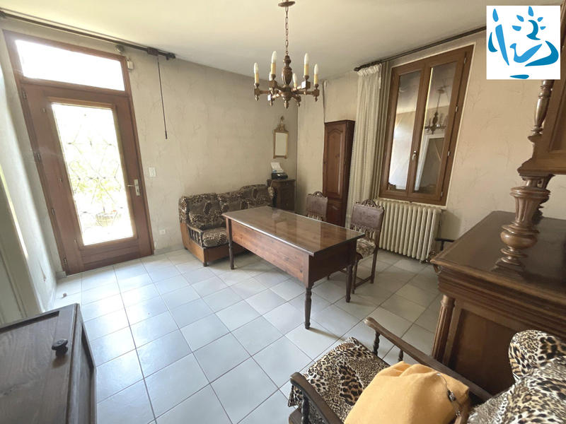 Maison - 205 m² - 9 pièces
