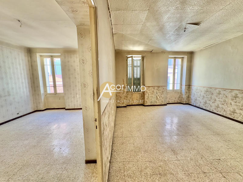 Maison - 250 m² - 8 pièces