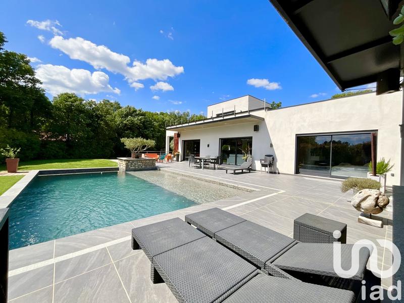 Maison - 218 m² - 6 pièces