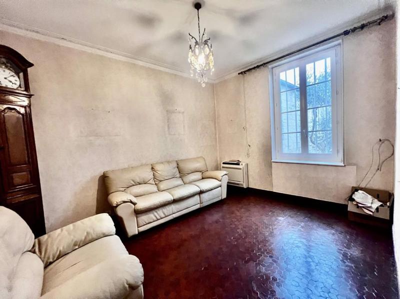 Maison de village - 239 m² - 10 pièces