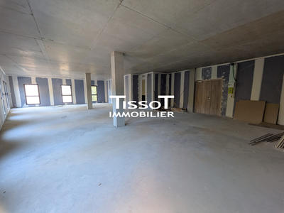 Bureau - 125 m² - 1 pièce