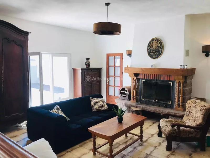 Maison - 210 m² - 6 pièces