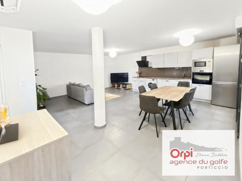 Maison - 270 m² - 4 pièces