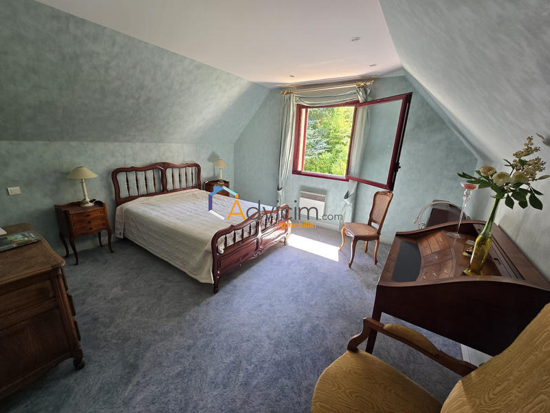 Villa - 260 m² - 6 pièces