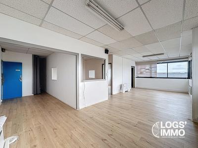 Bureau - 65 m² - 5 pièces