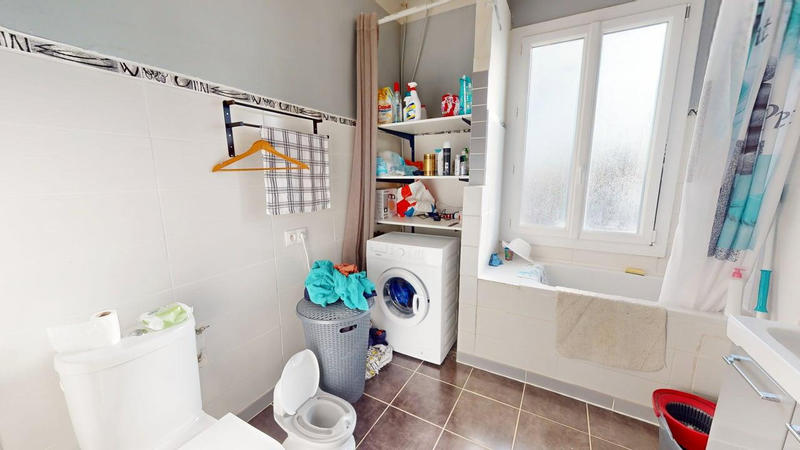 Maison - 214 m² - 8 pièces