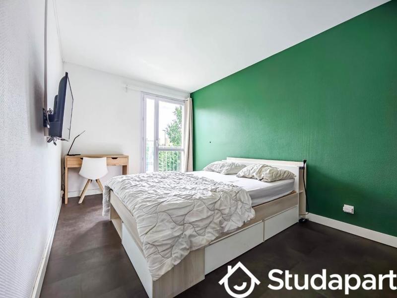 Chambre - 13 m² - 1 pièce