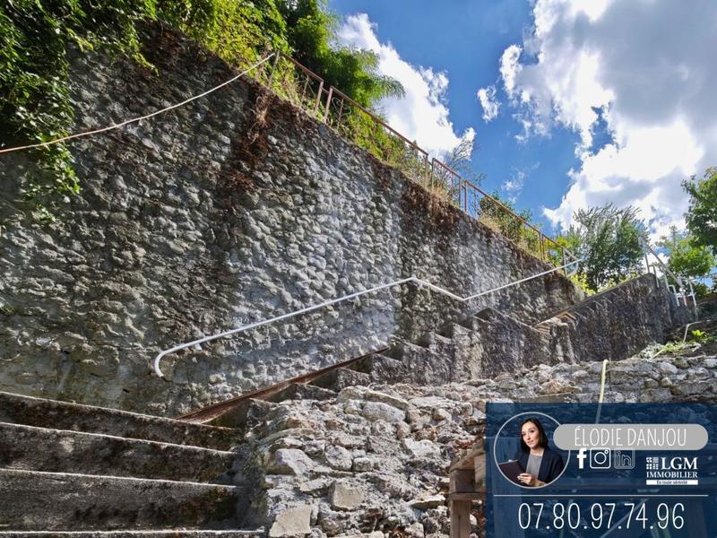 Maison - 215 m² - 7 pièces