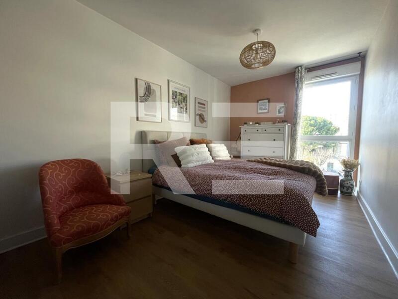 Appartement - 90 m² - 4 pièces