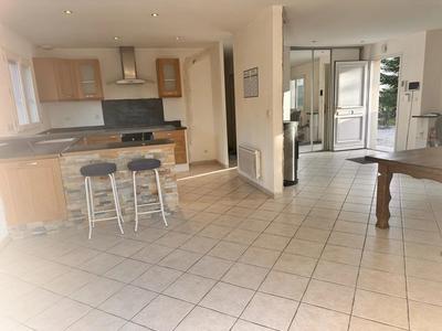 Maison - 95 m² - 6 pièces