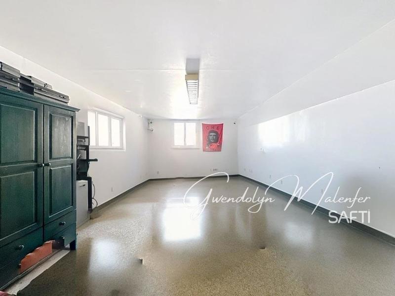 Maison - 184 m² - 6 pièces