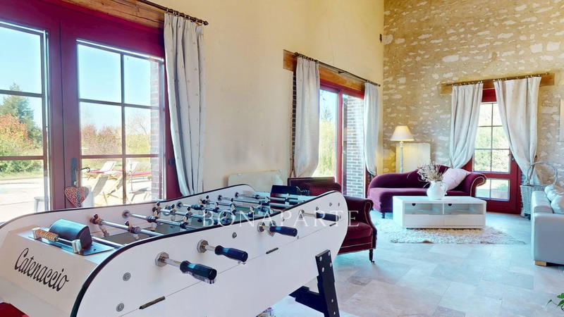 Maison - 280 m² - 7 pièces